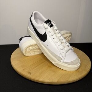 Nike Blazer Low '77 Shoe Women's White/Black Size 8  DC4769 102 NEW Read*